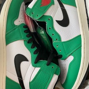 Air Jordan 1 Retro High OG ‘Lucky Green’
